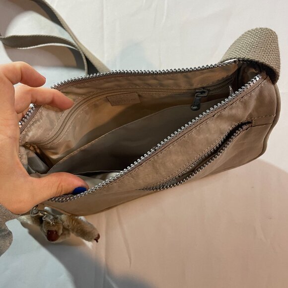 Kipling Cassie Crossbody Bag Womens Tan Water Resistant Monkey Keychain Pockets - Picture 2 of 5